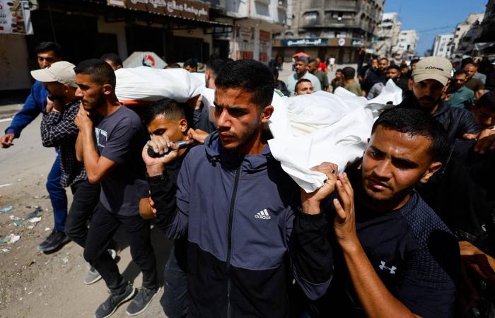 بالصور:
      فلسطينيون
      يشيّعون
      جثمان
      قائد
      «القسام»...
      وإسرائيل
      تكثف
      هجماتها