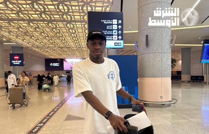 «الأخضر»
      يدشن
      التدريبات
      «التكتيكية»...
      وسعود:
      هيا
      بنا
      إلى
      كأس
      العالم
