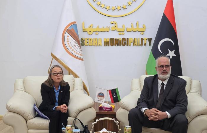 ضبط
      عشرات
      «المهاجرين»
      على
      متن
      قاربين
      قبالة
      شاطئ
      طبرق
      الليبية