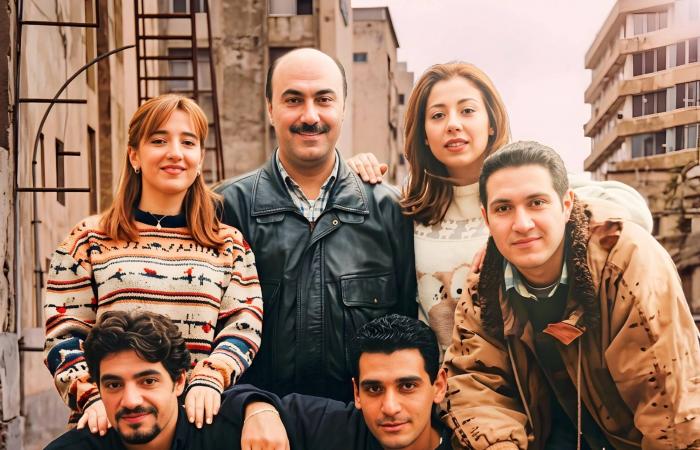 نعيم
      حلاوي:
      الضحكة
      صعبة
      في
      زمن
      الحرب