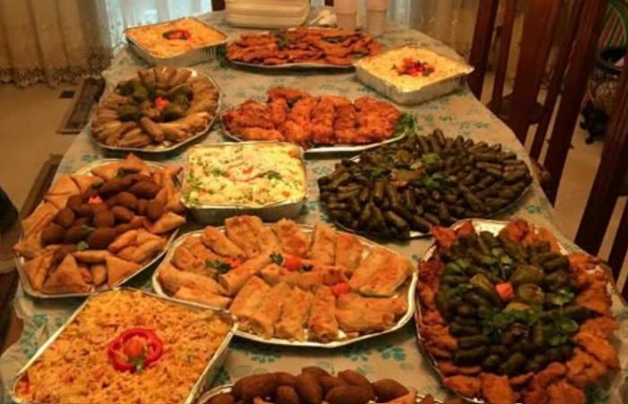 الأطعمة
      تهيمن
      على
      أنماط
      الاحتفال
      بالأعياد
      في
      مصر