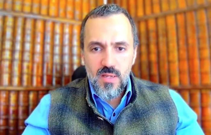 لماذا تواجه دولة "لا أعداء لها" تهديدات من حليفتها الأمريكية؟ باحث يُعلق لـCNN