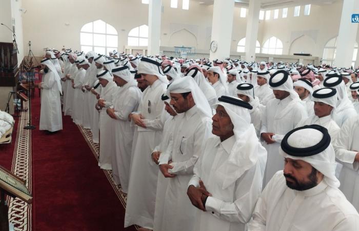 قطر تودع رجل العطاء والوفاء.. جموع غفيرة في جنازة عبدالله بن حمد العطية "فيديو"