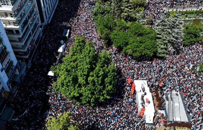تركيا:
      انقسام
      حزب
      «الشعب
      الجمهوري»
      ينتقل
      إلى
      الشارع