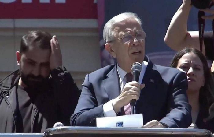 تركيا:
      انقسام
      حزب
      «الشعب
      الجمهوري»
      ينتقل
      إلى
      الشارع