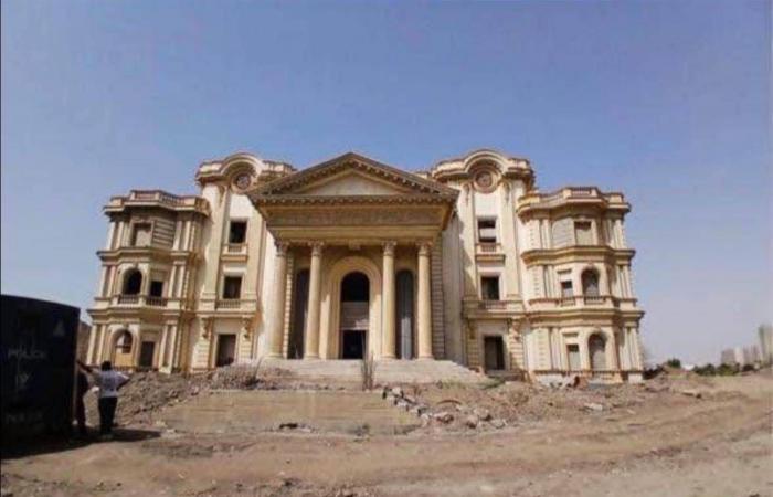 «قصر
      قرطام»
      يفتح
      الهجوم
      على
      أكبر
      تجمع
      مصري
      معارض