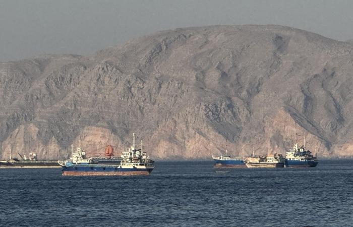 سلطنة عُمان توجه تحذيرا بشأن الملاحة في مضيق هرمز وتكشف السبب