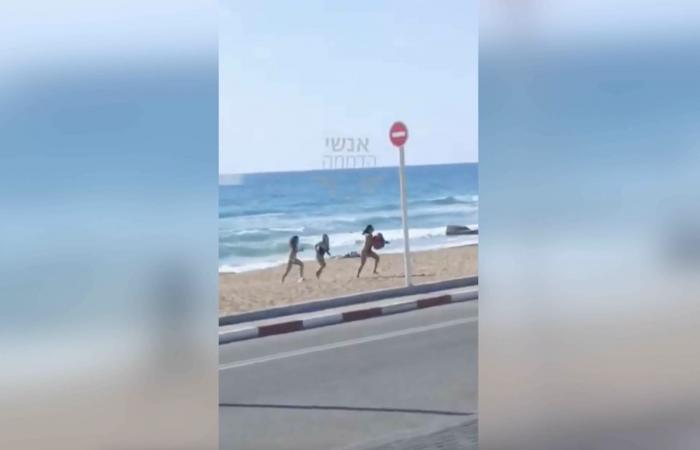 شاهد.. روّاد شاطئ بإسرائيل يفرون بعد سقوط مقذوفات أمامهم في البحر
