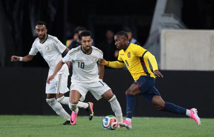 كيف
      كان
      الظهور
      الأول
      لدونيس
      مع
      المنتخب
      السعودي
      أمام
      الإكوادور؟