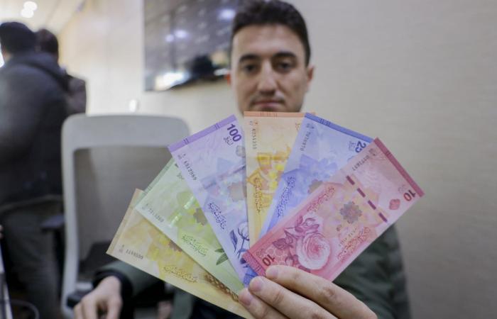 سوريا.. قرار جديد بشأن فترة استبدال العملة القديمة