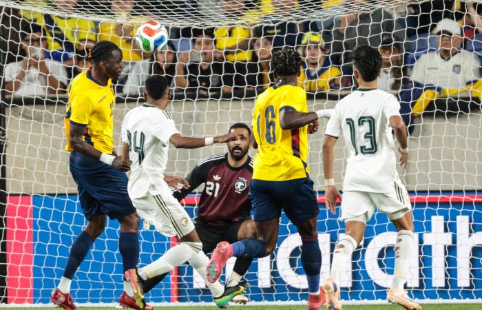 كيف
      كان
      الظهور
      الأول
      لدونيس
      مع
      المنتخب
      السعودي
      أمام
      الإكوادور؟
