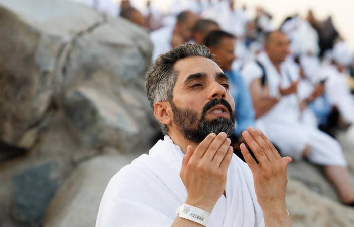 عنايتي
      لـ«الشرق
      الأوسط»:
      بدء
      عودة
      30
      ألف
      حاج
      إيراني
      من
      السعودية
      جواً