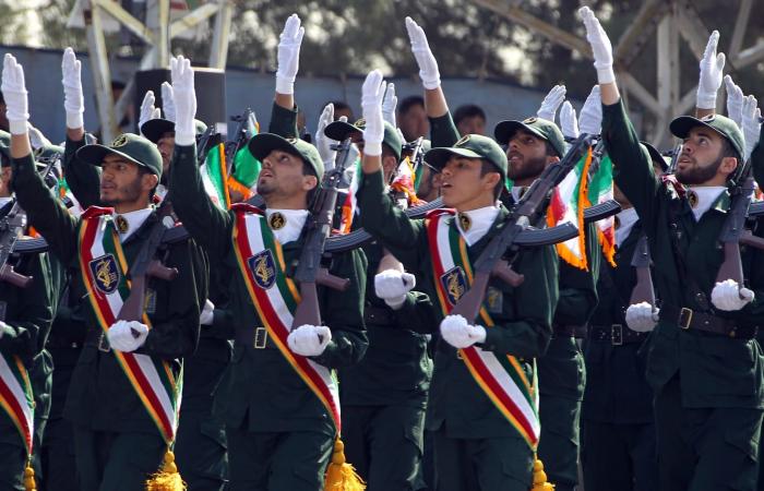 الحرس الثوري يعلن استهداف قاعدة أمريكية بعد هجوم على إيران