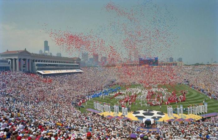 مهندس
      مونديال
      1994:
      «الساحرة
      المستديرة»
      ستطيح
      كرة
      القدم
      الأميركية
      عن
      عرشها