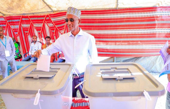 انتخابات
      إثيوبيا...
      جبهات
      التوتر
      هل
      تقلص
      تأثيرات
      الفوز
      المتوقع
      لآبي
      أحمد؟ 