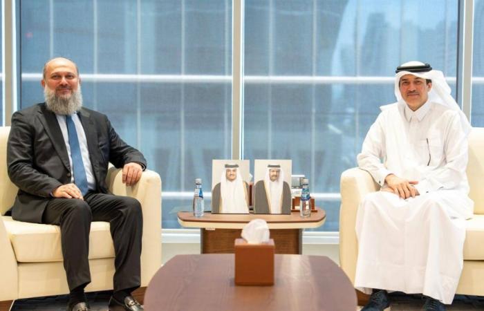 وزير الدولة لشؤون التجارة الخارجية يجتمع مع وزير التجارة الباكستاني