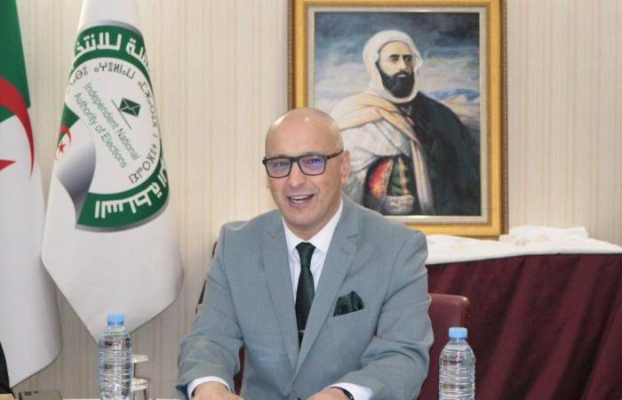 الجزائر:
      هيئة
      الانتخابات
      تحمّل
      الأحزاب
      مسؤولية
      إقصاء
      مرشحيها
      للانتخابات