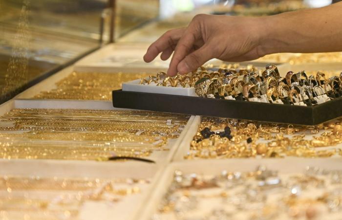 الحكومة المصرية تقر زيادة 10% في متوسط "مصنعية" على الذهب اعتبارًا من يوليو