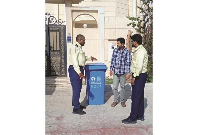 توزيع 885 حاوية إعادة تدوير ببلدية الريان