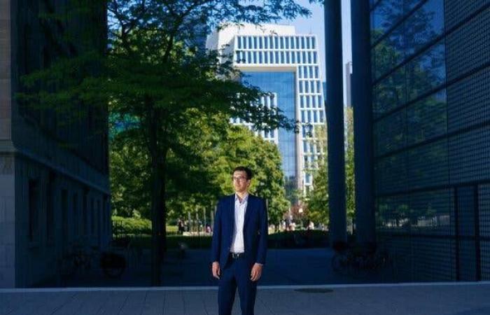 السعودية
      بين
      الأسرع
      عالمياً
      في
      الخدمات
      الحكومية