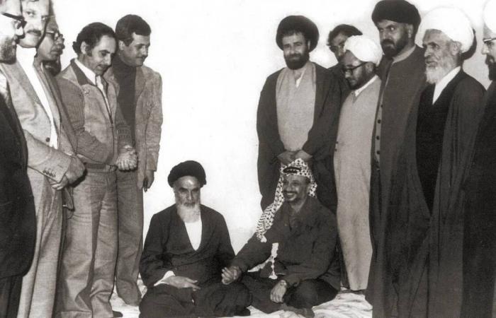 حين
      فتح
      حافظ
      الأسد
      بوابة
      لبنان
      أمام
      طهران