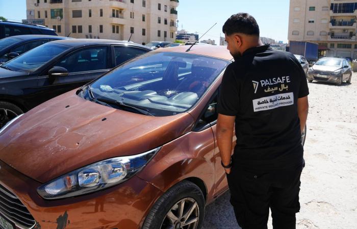 الجيش
      الإسرائيلي
      يقتل
      رضيعاً
      فلسطينياً
      في
      الخليل