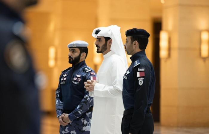 وزير الداخلية يلتقي القوات الأمنية القطرية المشاركة في تأمين كأس العالم 2026