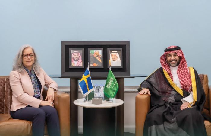رغم
      رياح
      هرمز...
      «رالي»
      استثماري
      مرتقب
      بين
      الرياض
      واستوكهولم
