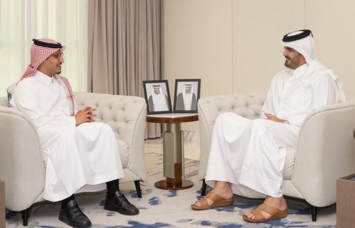 رئيس اللجنة الأولمبية القطرية يلتقي السفير السعودي