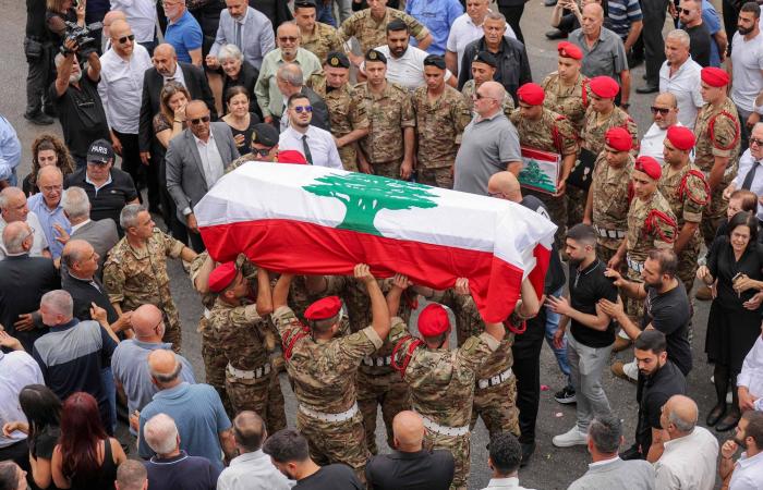 انعقاد
      البرلمان
      السوري
      قريباً...
      والكشف
      عن
      ممثلي
      الرئيس
      مقيد
      بالإعلان
      الدستوري