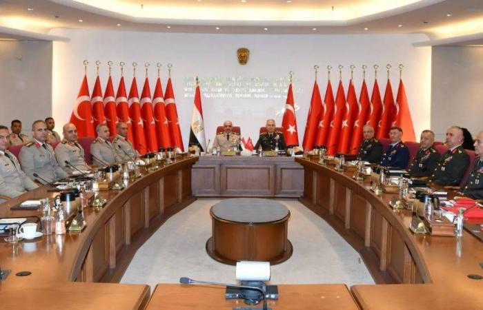 مصر:
      جدل
      حول
      «ممتلكات
      نخنوخ»
      بعد
      القبض
      عليه