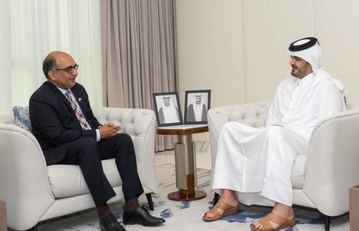الشيخ جوعان بن حمد يلتقي السفير السعودي