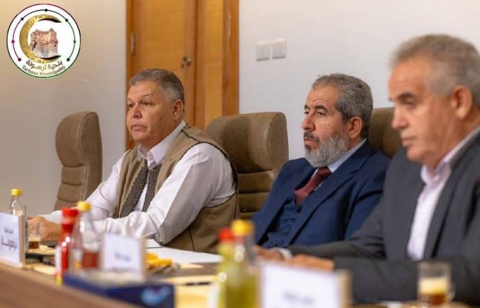 مقتل
      3
      ليبيين
      وإحراق
      مقار
      عسكرية
      في
      اشتباكات
      بالزاوية