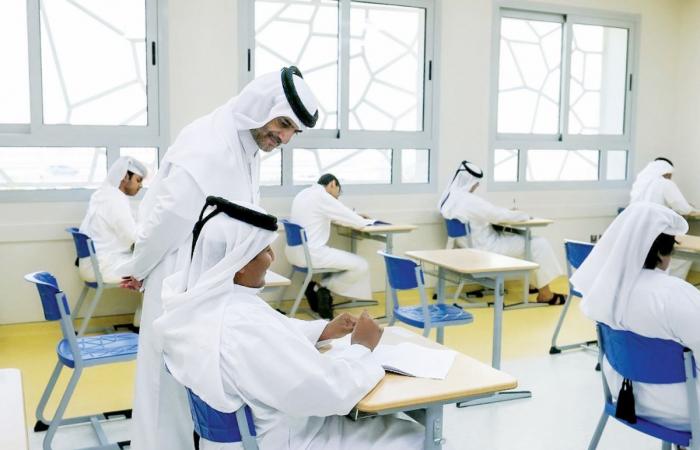 عمر النعمة يتفقد لجان الاختبارات الثانوية