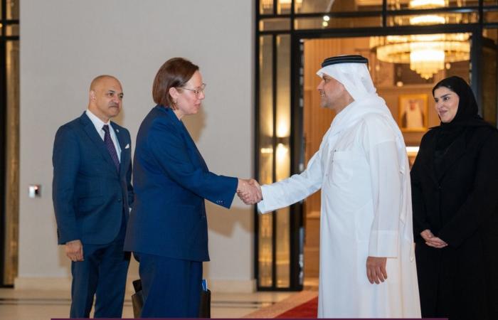 نائب رئيس مجلس الوزراء ووزير الدولة لشؤون الدفاع يلتقي وزيرة الخارجية السويدية