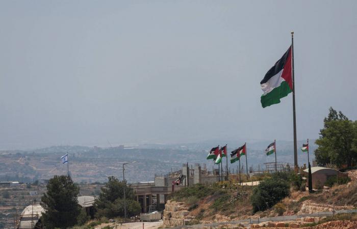 الخان
      الأحمر...
      الخيمة
      الأخيرة
      في
      معركة
      «القدس
      الكبرى»