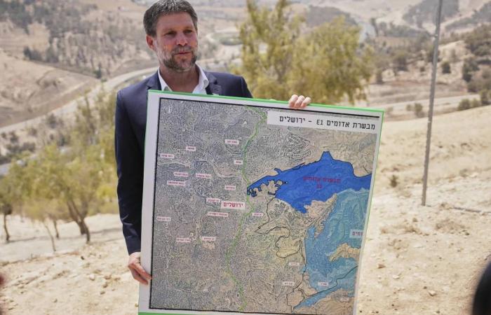 الخان
      الأحمر...
      الخيمة
      الأخيرة
      في
      معركة
      «القدس
      الكبرى»