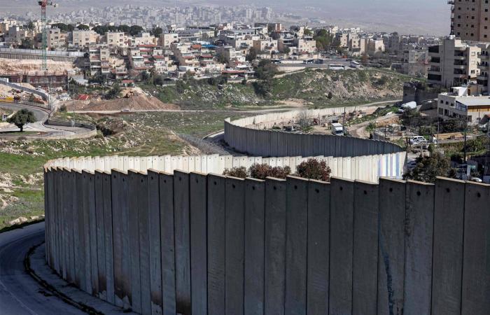 الخان
      الأحمر...
      الخيمة
      الأخيرة
      في
      معركة
      «القدس
      الكبرى»