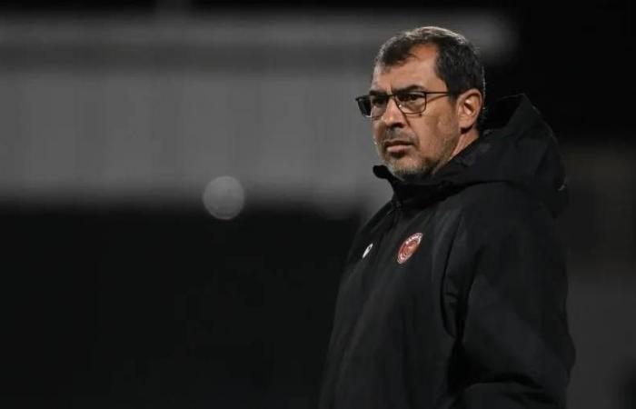 مَن
      بقي
      ومَن
      رحل؟...
      خريطة
      المدربين
      تكشف
      ملامح
      الموسم
      الجديد
      للدوري
      السعودي