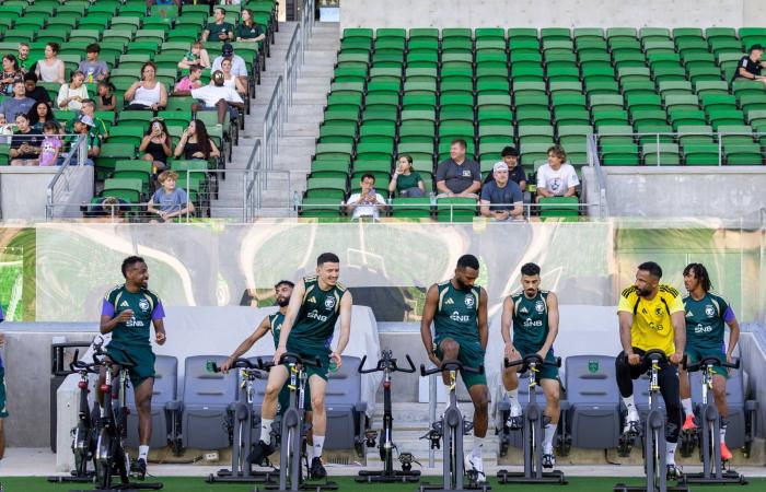 الأهلي
      يُقنع
      الغامبي
      أبو
      بكر
      كينته
      في
      مشروعه...
      ويقترب
      من
      ضمه