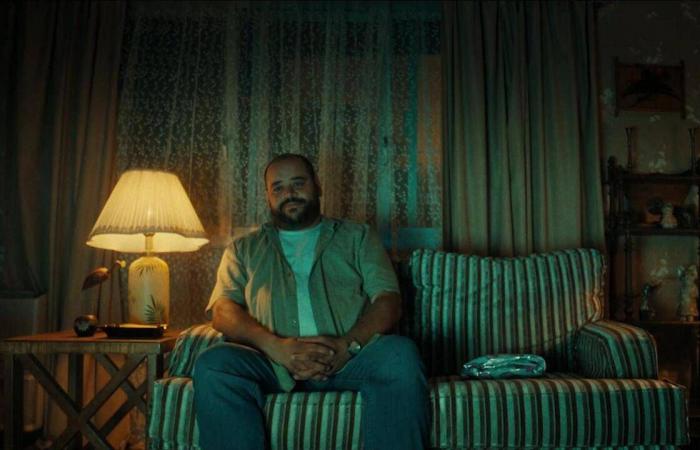 محمد
      طاهر:
      «مشاكل
      داخلية»
      يمزج
      بين
      الكوميديا
      السوداء
      والتوتر
      الإنساني