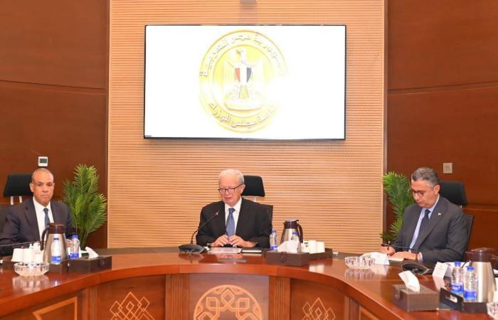 مصير
      «الخبز
      الشعبي»
      يشغل
      المصريين
      مع
      قرب
      إلغاء
      «الدعم
      العيني»