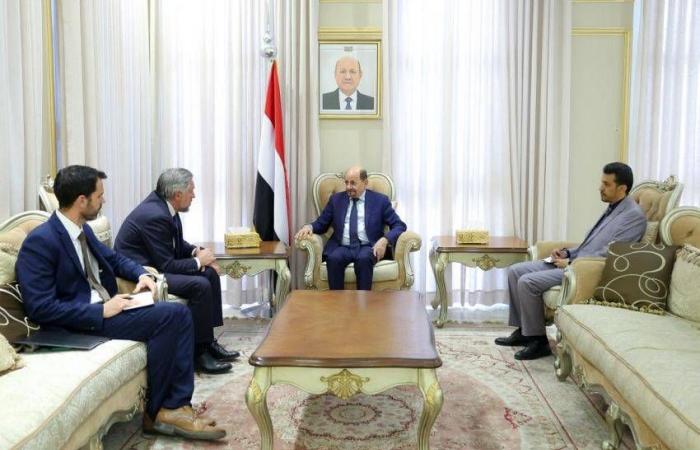 الحوثيون
      يطلقون
      عاماً
      دراسياً
      جديداً
      تهيمن
      عليه
      التعبئة
      والتجنيد
