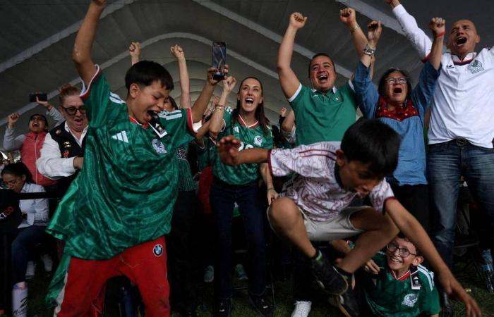 رئيسة
      المكسيك
      تفسر
      غيابها
      عن
      افتتاح
      كأس
      العالم:
      التذاكر
      باهظة
      وأهديت
      مقعدي
      لمشجعة
      شابة