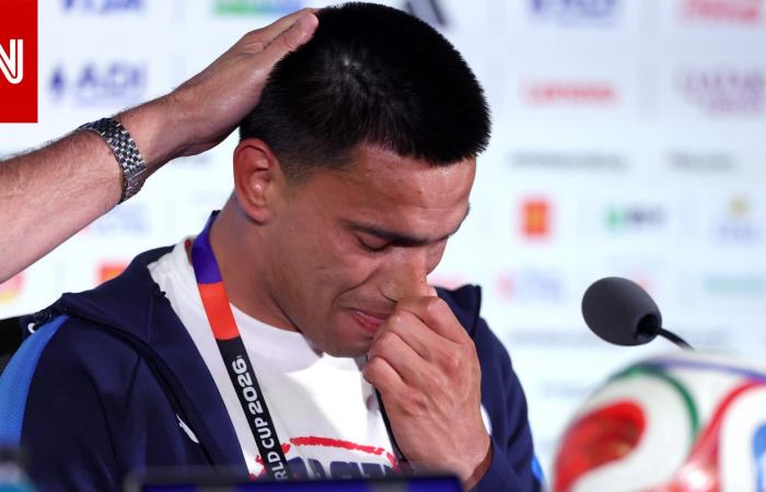 متابعة: "لحظة عاطفية".. لاعب منتخب باراغواي يبكي تأثراً بتمثيل بلاده في كأس العالم
