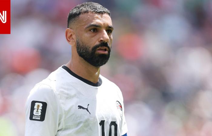 متابعة: كأس العالم.. هذا ما فعله محمد صلاح مع حسام حسن لحظة انفعال المدرب على الحكم