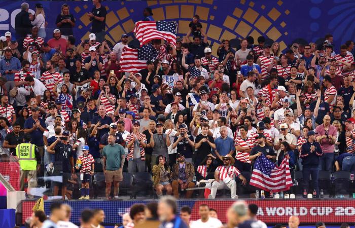 كأس
      العالم
      2026...
      عندما
      تتحوّل
      كرة
      القدم
      إلى
      اختبار
      للأمن
      والسياسة
      والمناخ