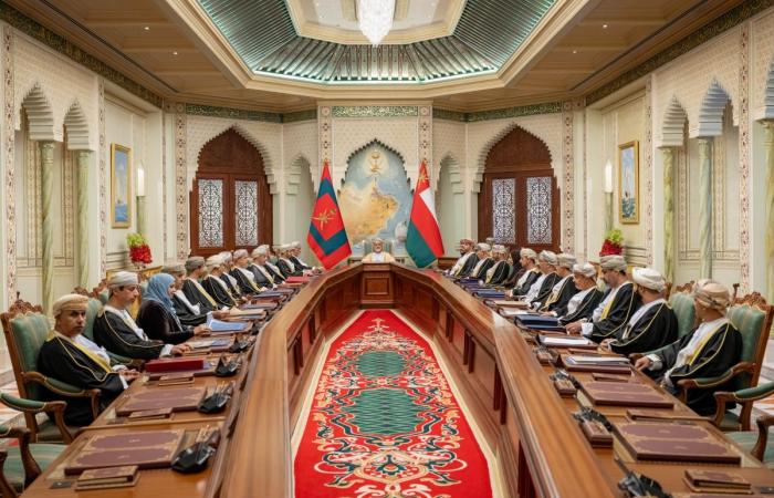 مجلس الوزراء العماني يرحب بإعلان الاتفاق بين الولايات المتحدة وإيران