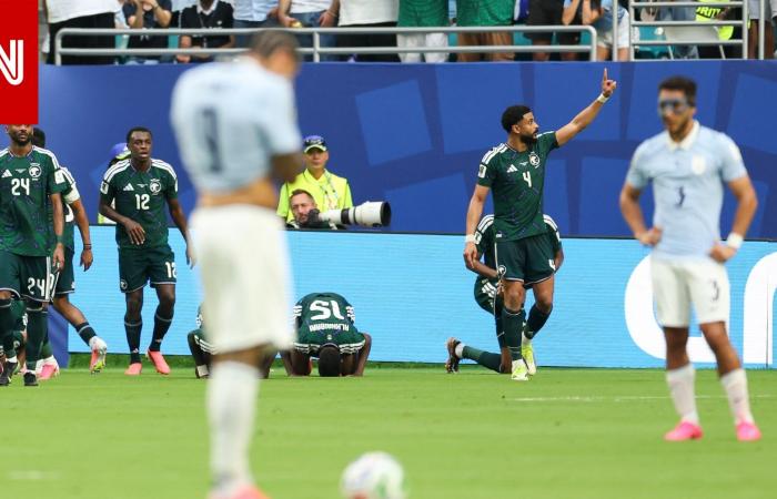 متابعة: وسط تألق محمد العويس.. السعودية تتقاسم النقاط مع الأوروغواي في افتتاح مشوارهما المونديالي