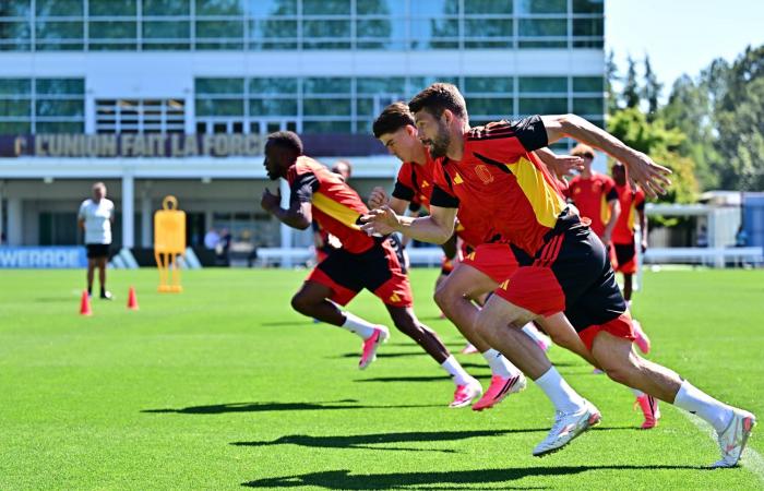 حصى
      متطاير
      وراء
      انسحاب
      هولكنبرغ
      سائق
      «أودي»
      في
      سباق
      برشلونة